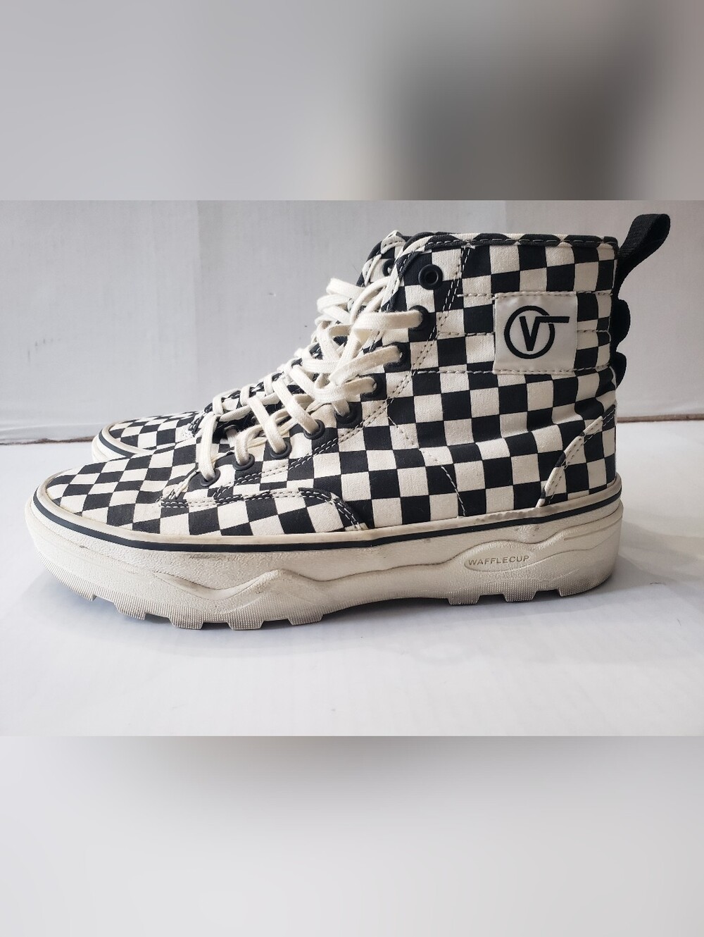 Vans Checkered Hi Tops Sneakers Size Womens 10 Mens 8.5 Style# 721454